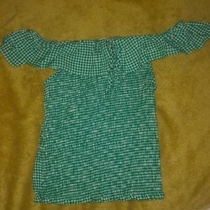 Off the shoulder Top 💚